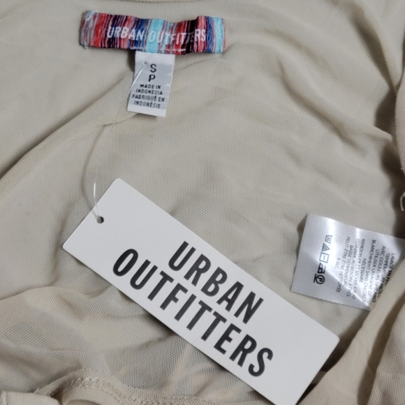 Urban Outfitters Beige Lace-Up Crop Top - Picture 6 of 11